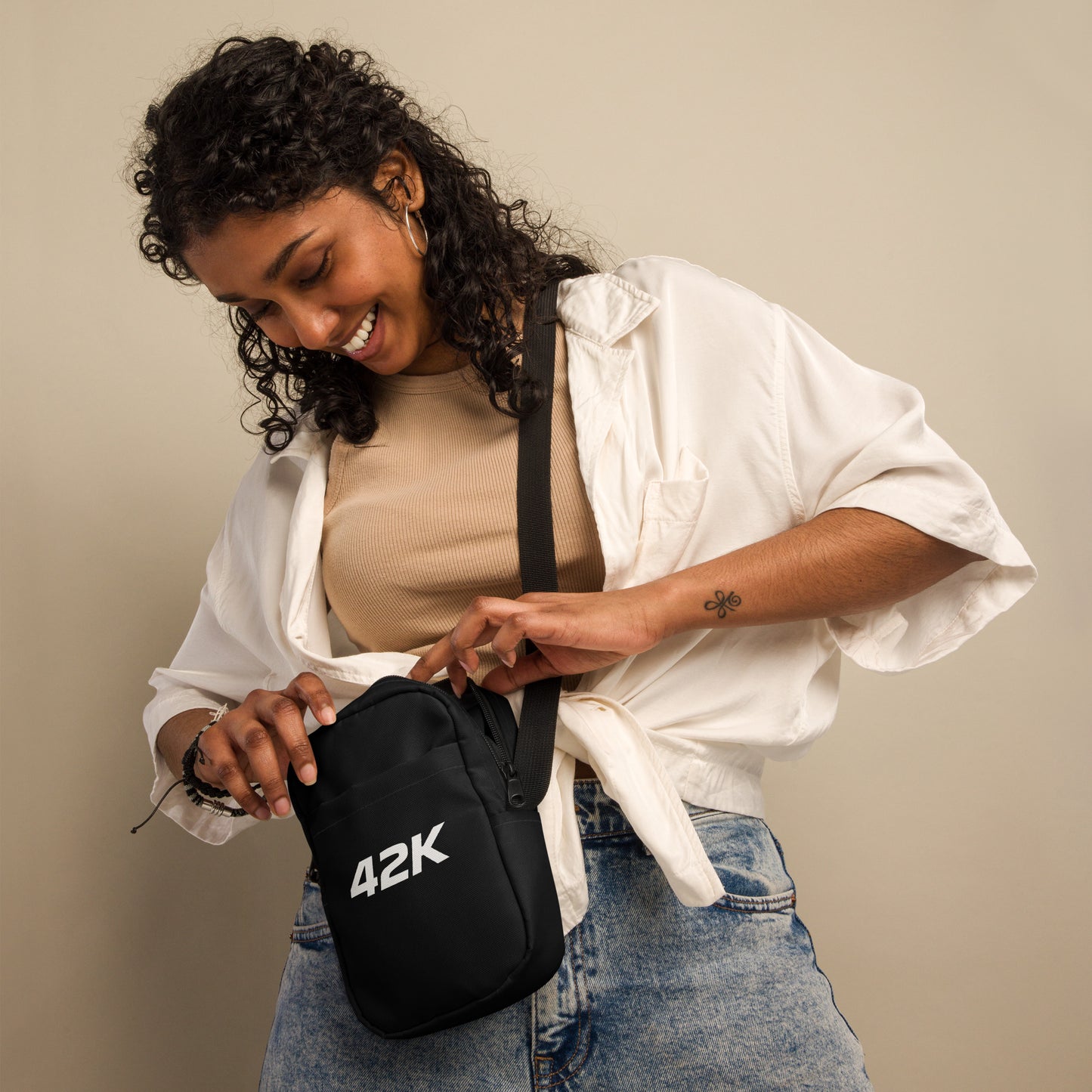 42K Elite Performer Crossbody Bag